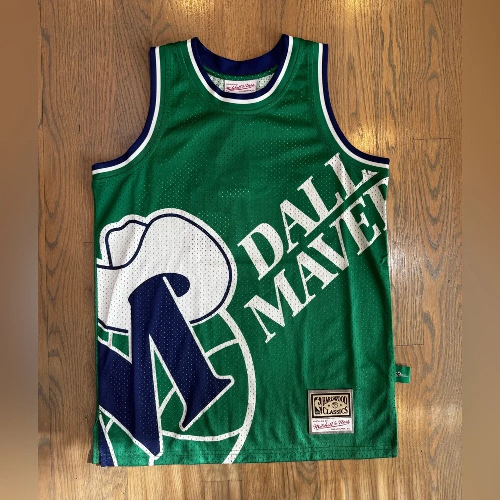 Mitchell & Ness NWT Dallas Mavericks Youth Green Hardwood Classics Jersey
